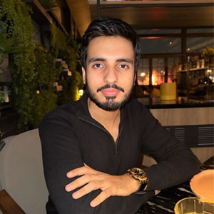Eashan Bajaj headshot