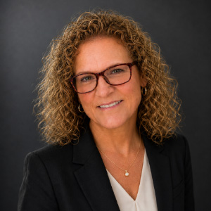 Angie Abston headshot